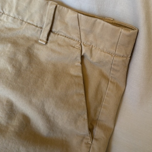 Banana Republic Authentic Chino Flat Front Short khaki size 12 (A20) - Picture 2 of 5